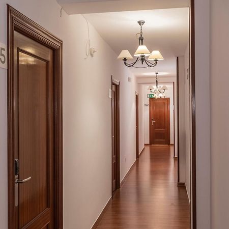 Hostal Julio Cesar 维尔根德尔卡米诺 外观 照片