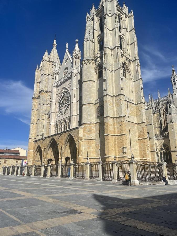 Hostal Julio Cesar 维尔根德尔卡米诺 外观 照片