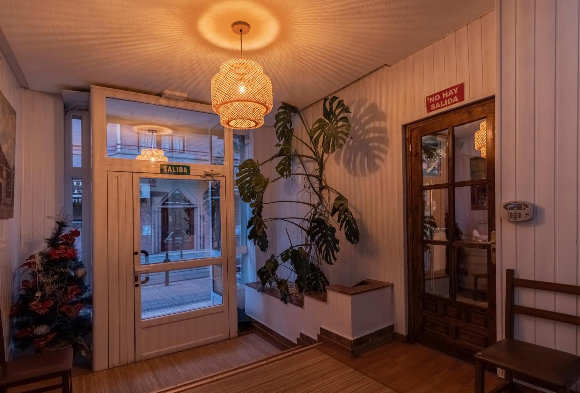 Hostal Julio Cesar 维尔根德尔卡米诺 外观 照片