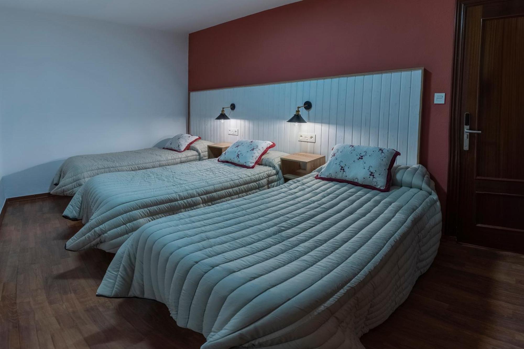 Hostal Julio Cesar 维尔根德尔卡米诺 外观 照片
