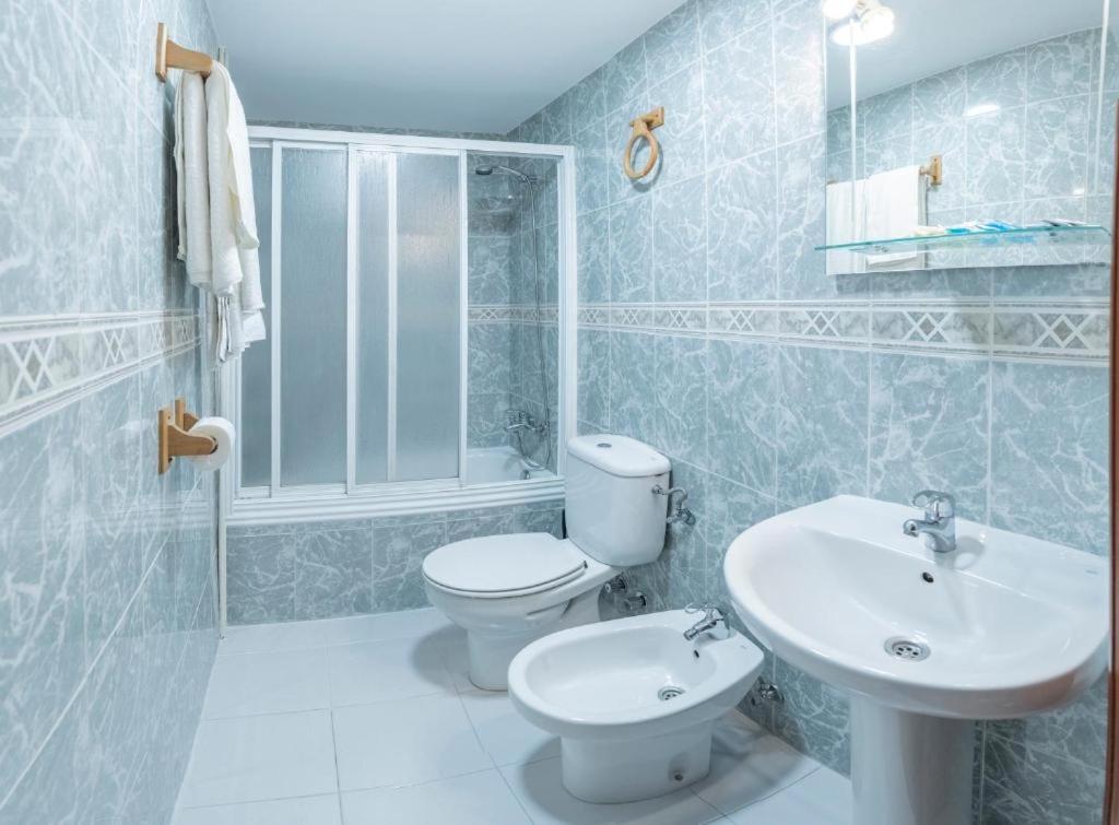 Hostal Julio Cesar 维尔根德尔卡米诺 外观 照片