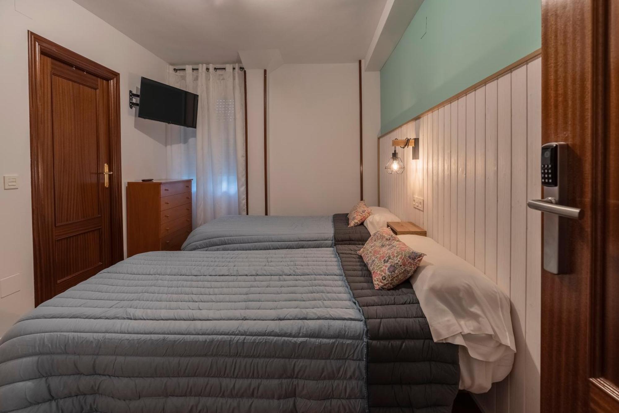 Hostal Julio Cesar 维尔根德尔卡米诺 外观 照片